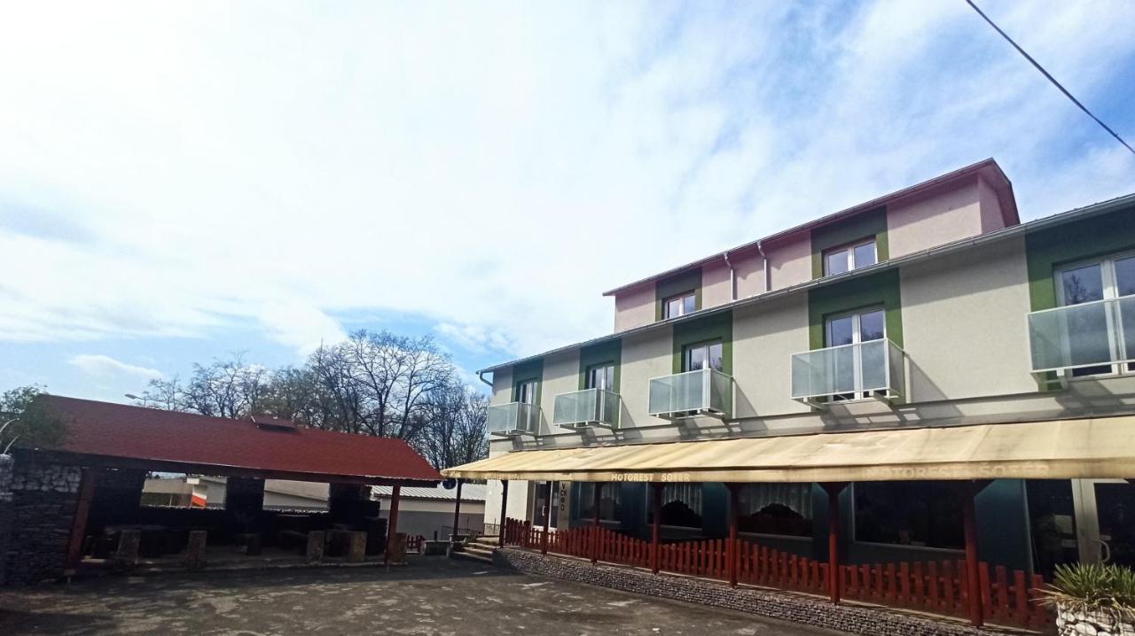 Motel Sofer Volkovce ภายนอก รูปภาพ