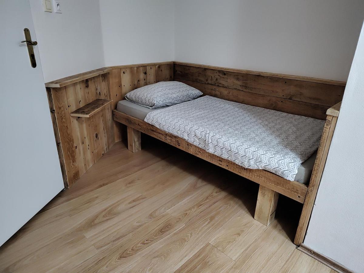Motel Sofer Volkovce ภายนอก รูปภาพ