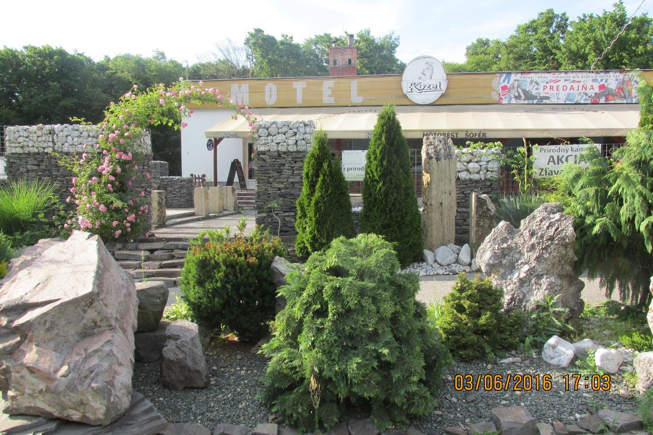 Motel Sofer Volkovce ภายนอก รูปภาพ